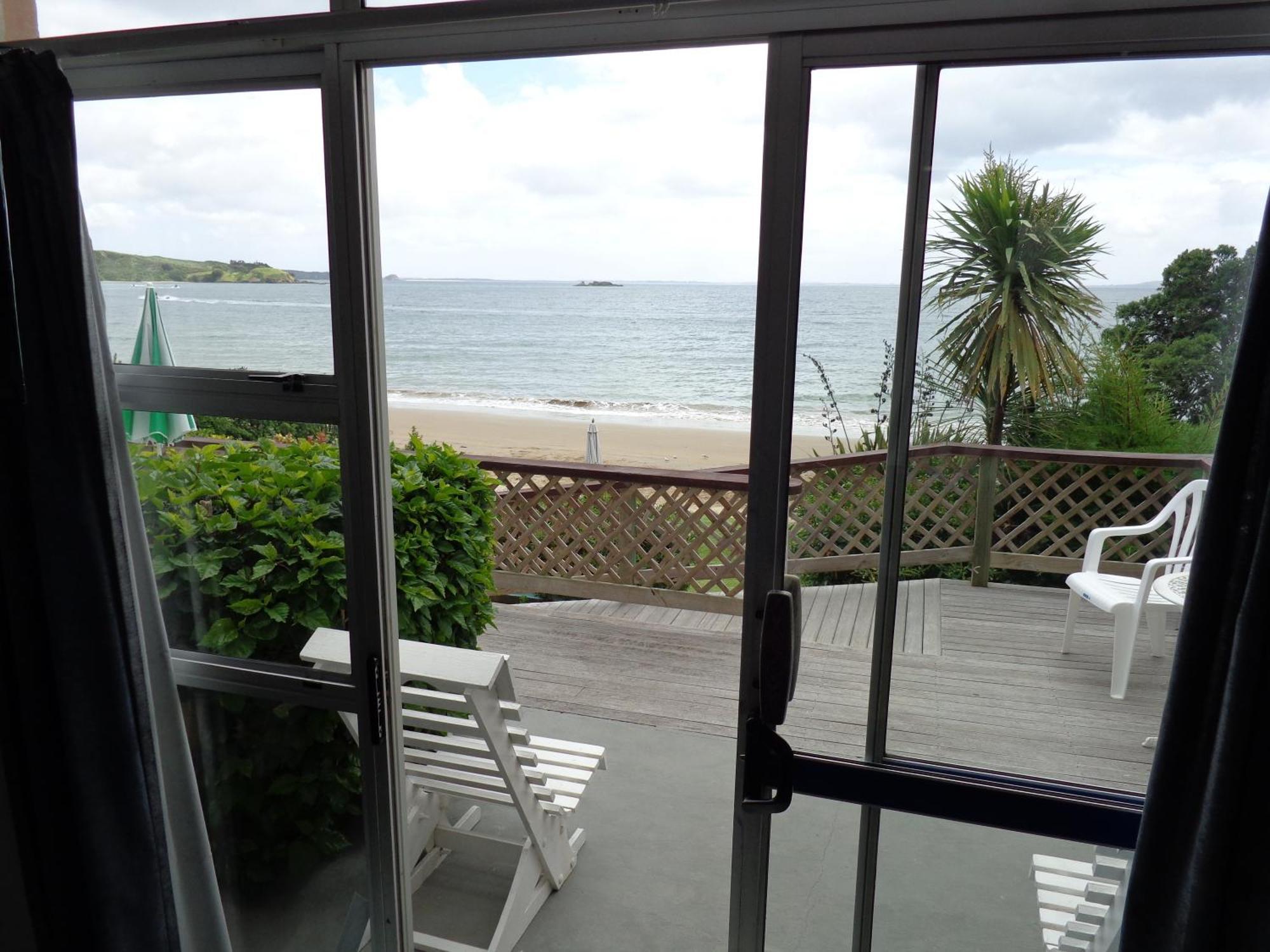 קופרס ביץ' San Marino Motor Lodge Absolute Beachfront חדר תמונה