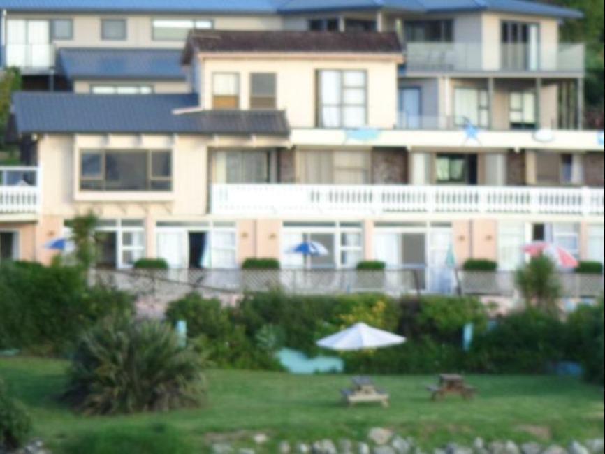 קופרס ביץ' San Marino Motor Lodge Absolute Beachfront מראה חיצוני תמונה