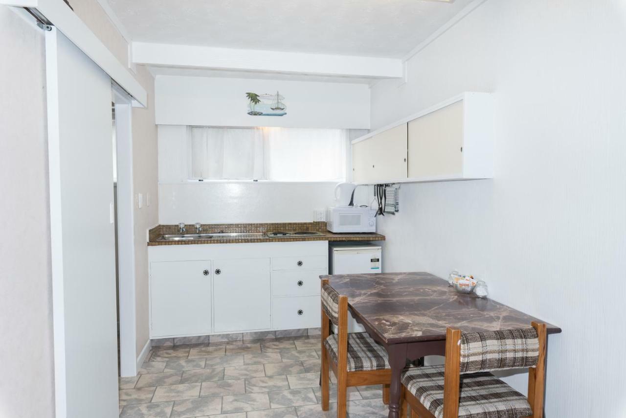 קופרס ביץ' San Marino Motor Lodge Absolute Beachfront מראה חיצוני תמונה