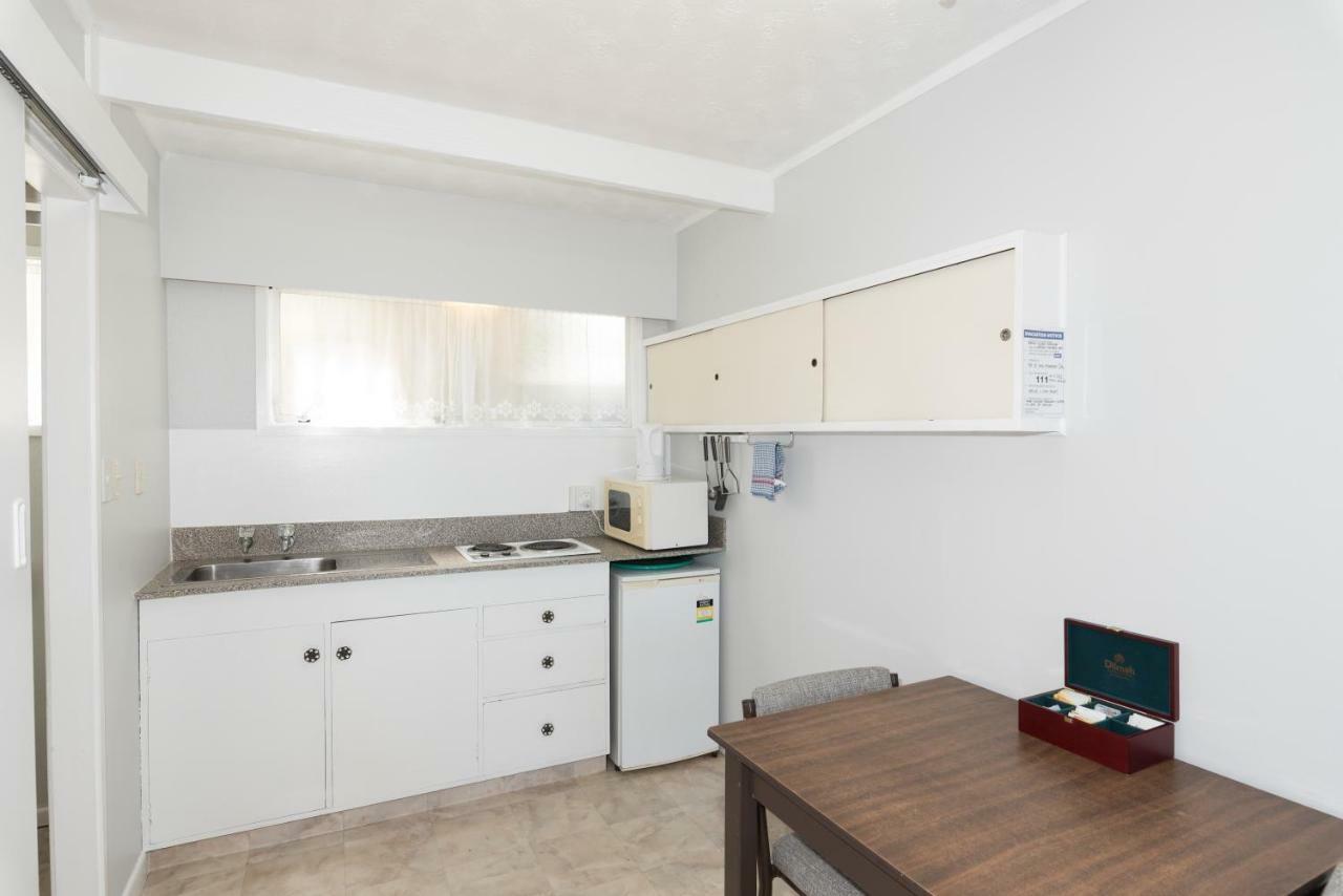 קופרס ביץ' San Marino Motor Lodge Absolute Beachfront מראה חיצוני תמונה